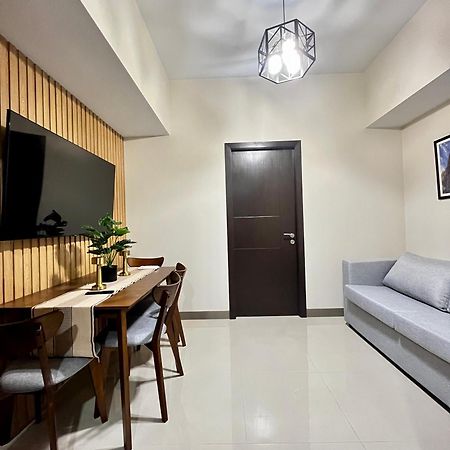 Park Mckinley West Bgc Apartment Taguig Bagian luar foto