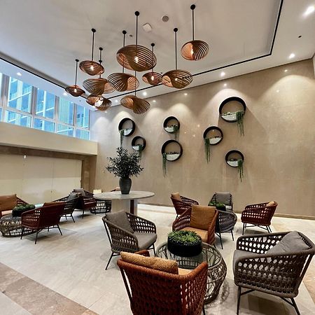 Park Mckinley West Bgc Apartment Taguig Bagian luar foto