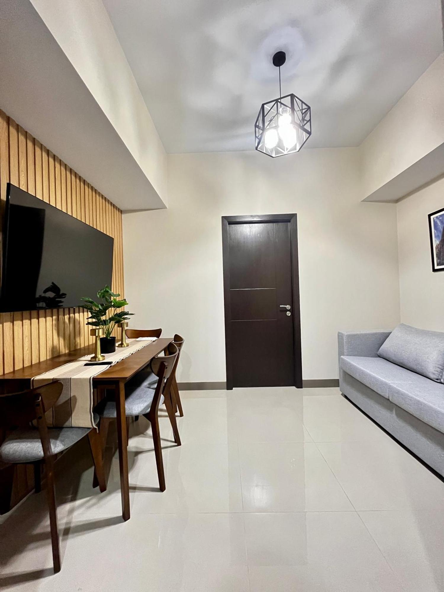 Park Mckinley West Bgc Apartment Taguig Bagian luar foto